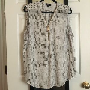 Sleeveless zippered blouse (white - black dot)